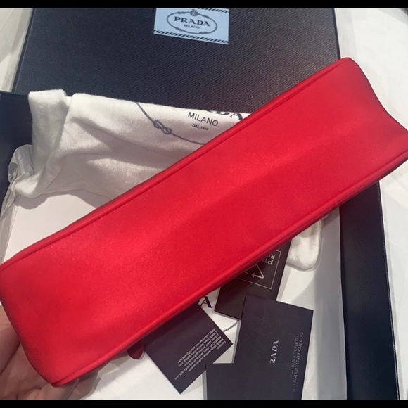 Prada Re Edition - Picture 2 of 4